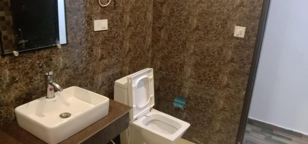 Hotel Stay Well Banikhet エクステリア 写真